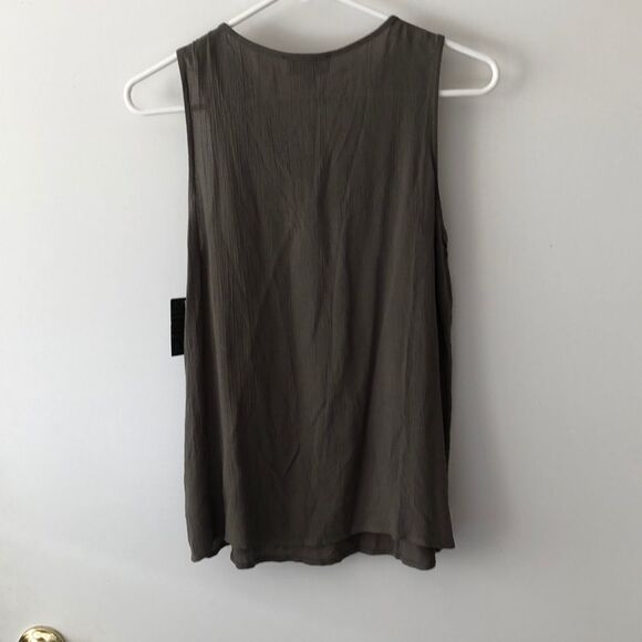 IZ Byer Lace up Tank size S NWT Olive - Picture 2 of 6